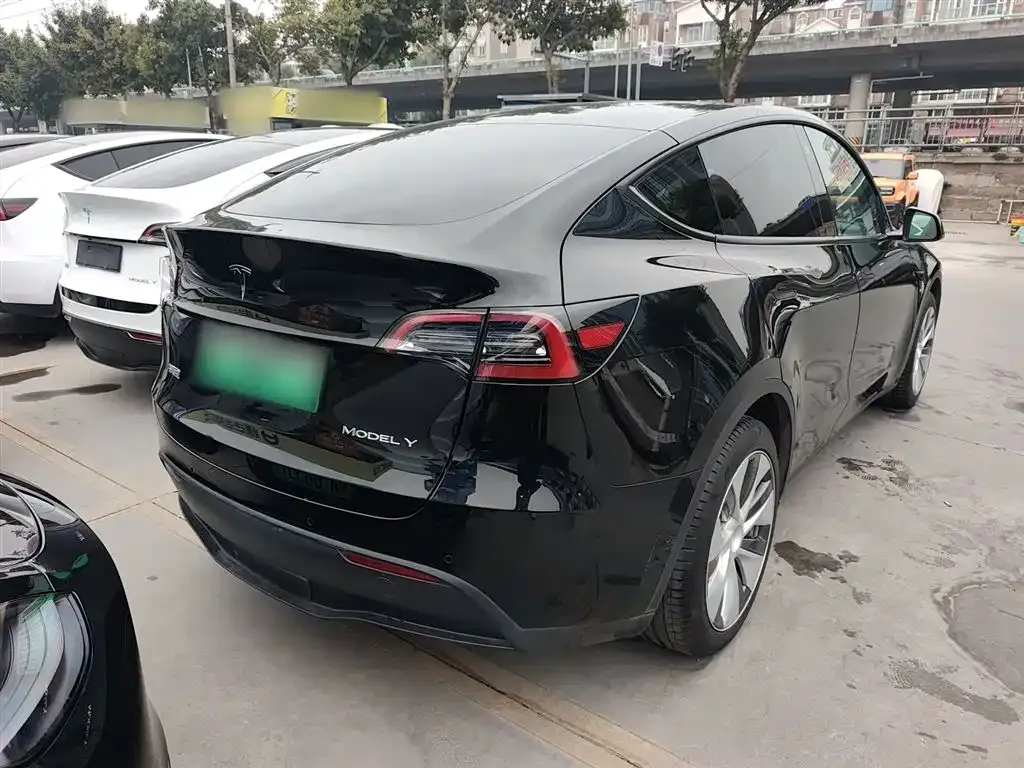 Tesla Model Y 2023 из CN, фото 7