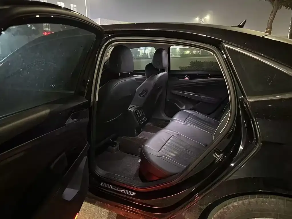 Volkswagen Passat 2022 из CN, фото 2