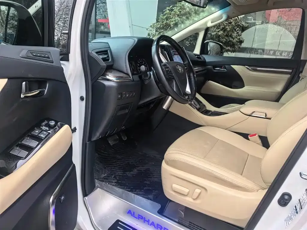 Toyota Alphard 2022 из CN, фото 4