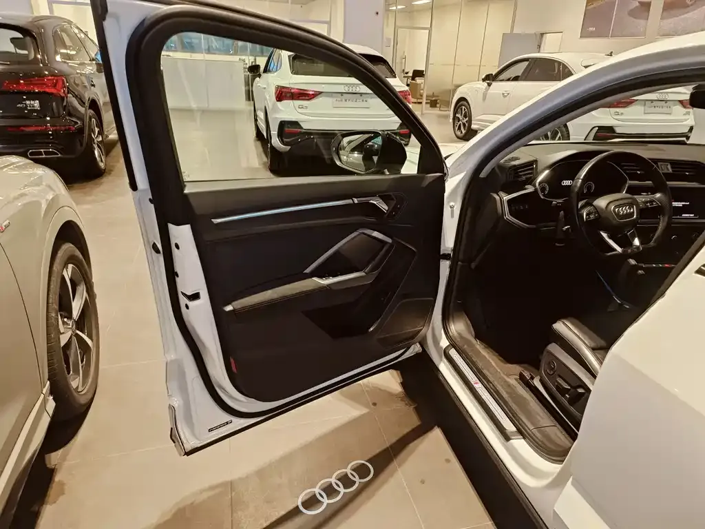 Audi Q3 Sportback 2024 из CN, фото 8
