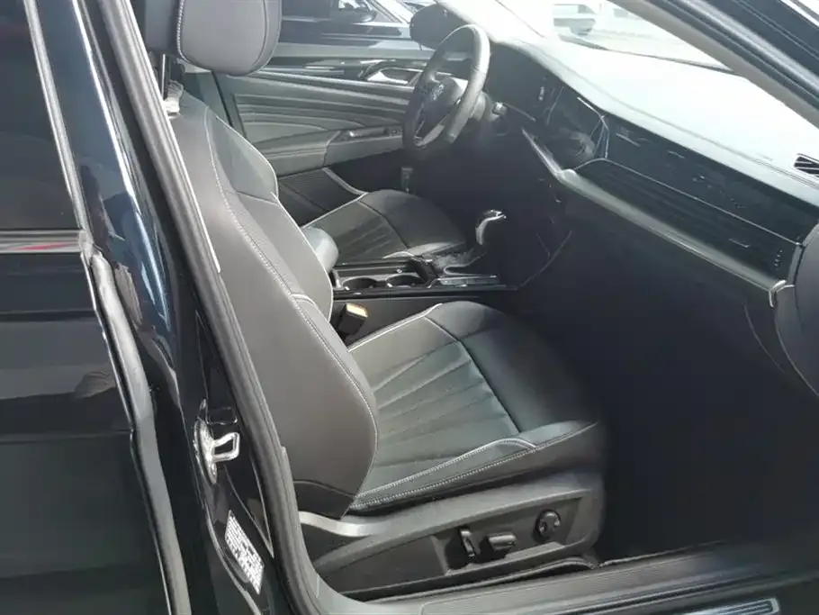 Volkswagen Passat 2024 из CN, фото 8