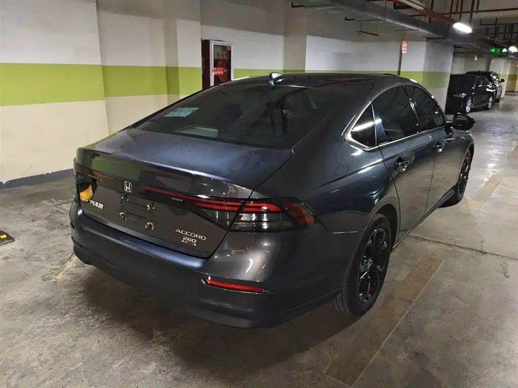 Honda Accord — фото 10