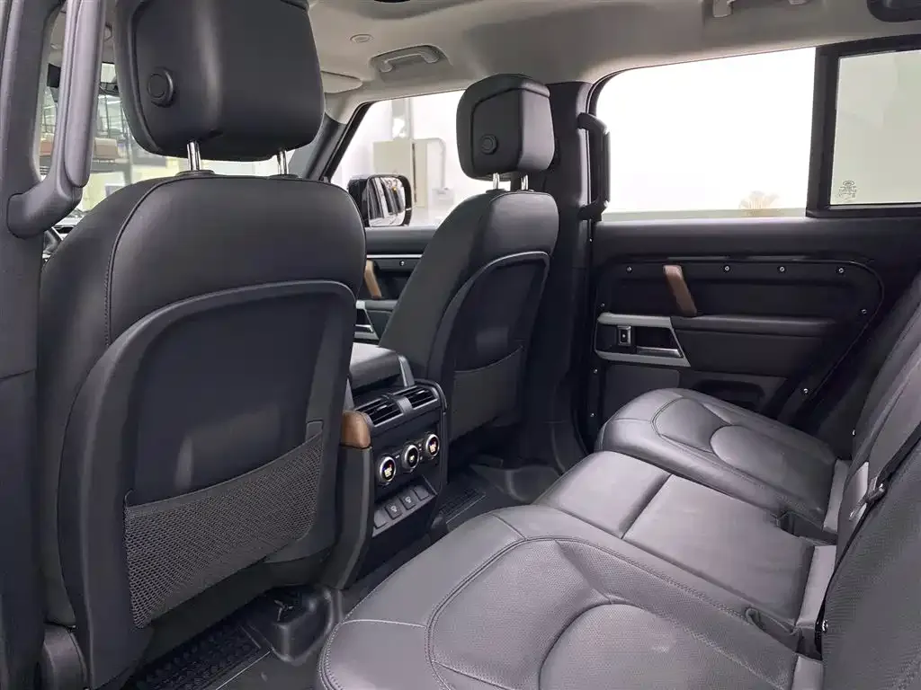 Land Rover Defender 2024 из CN, фото 3