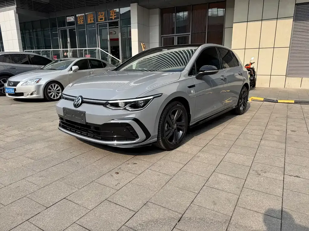 Volkswagen Golf 2023 из CN, фото 1