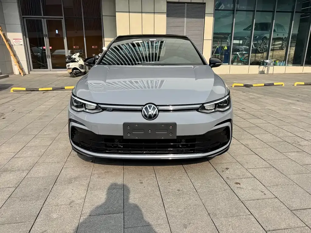 Volkswagen Golf 2023 из CN, фото 7
