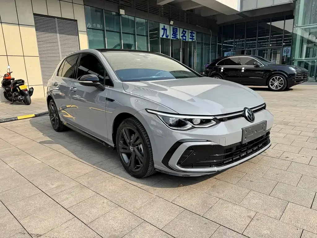 Volkswagen Golf 2023 из CN, фото 8