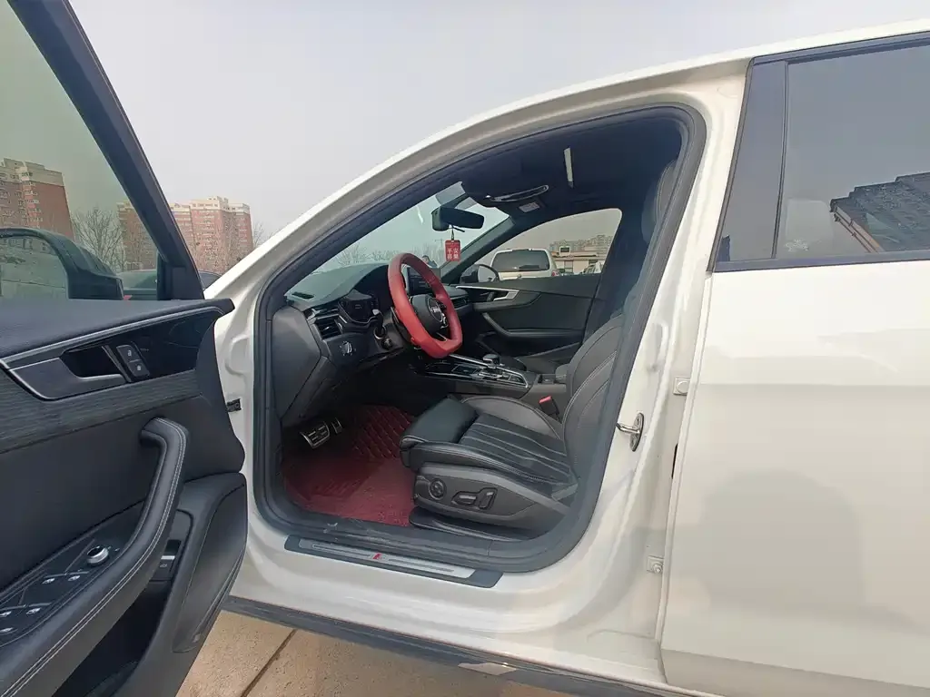 Audi A4L 2023 из CN, фото 6