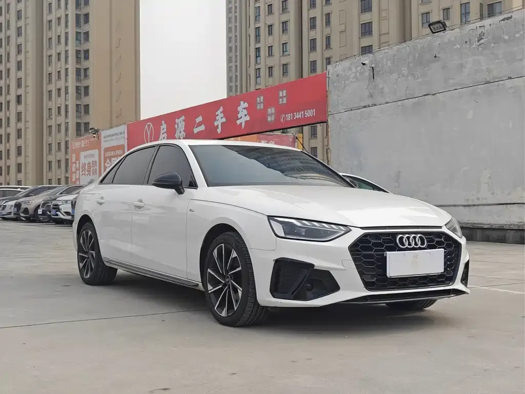 Audi A4L 2023 из CN, фото 4