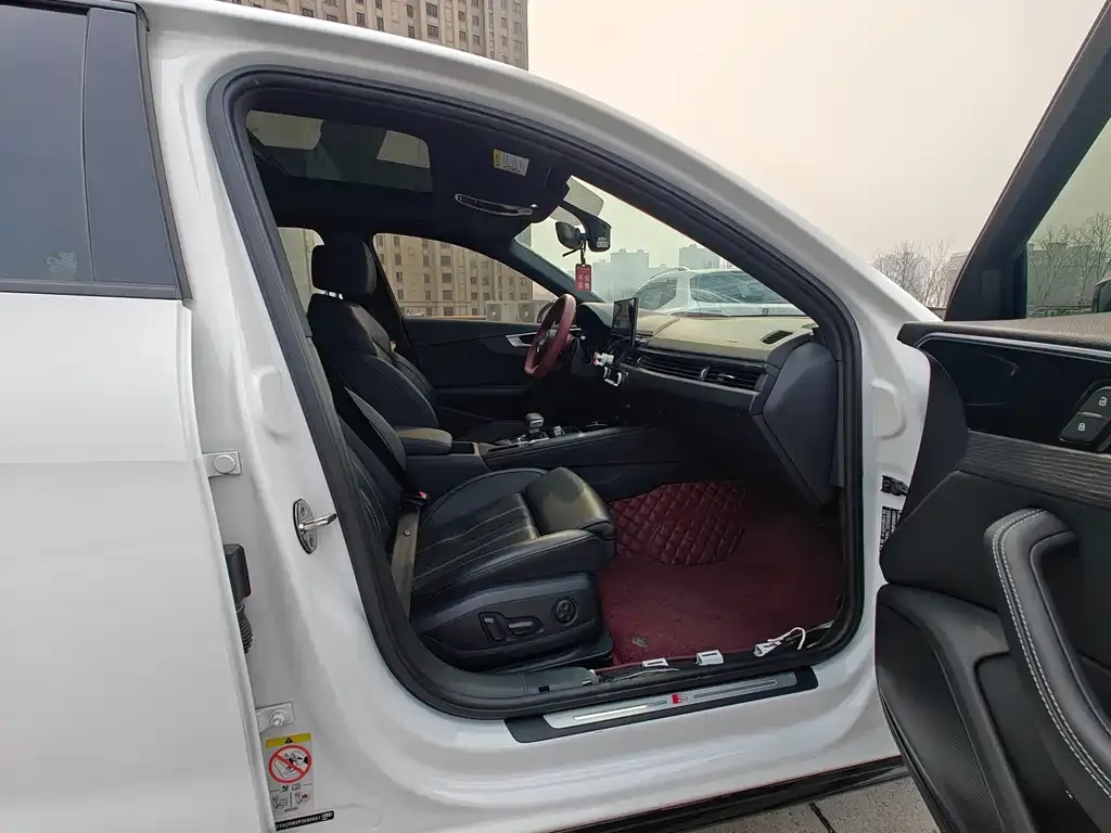 Audi A4L 2023 из CN, фото 7