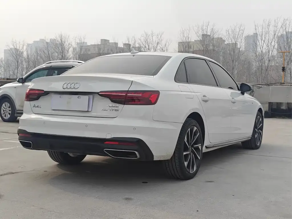 Audi A4L 2023 из CN, фото 10