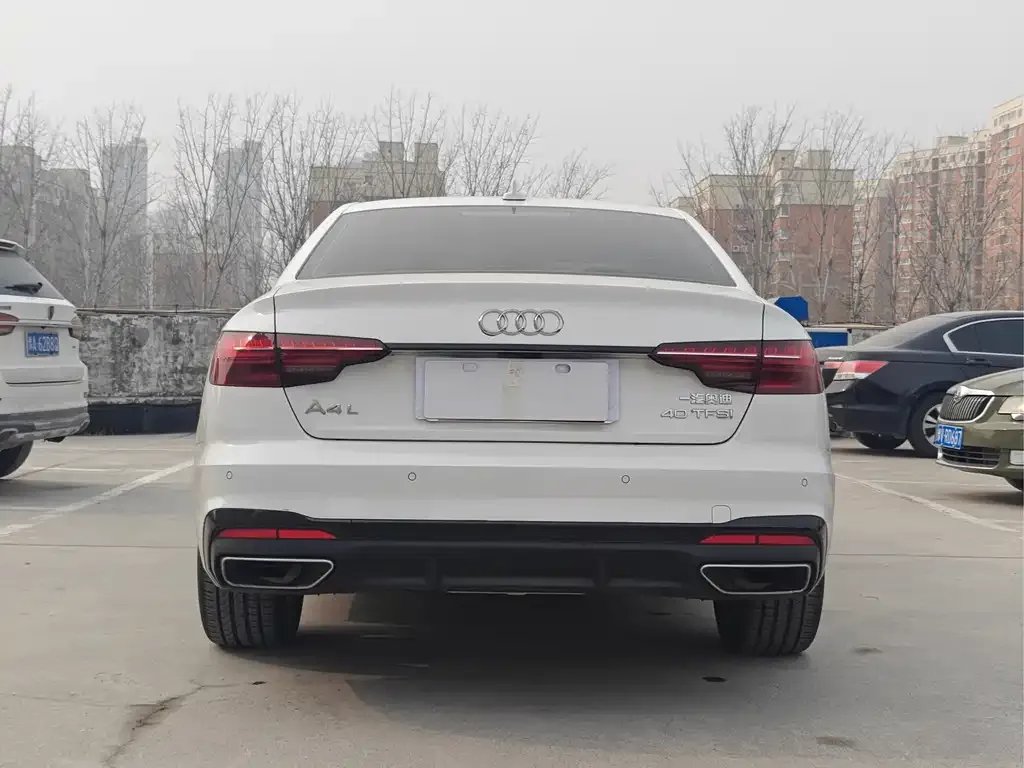 Audi A4L 2023 из CN, фото 8