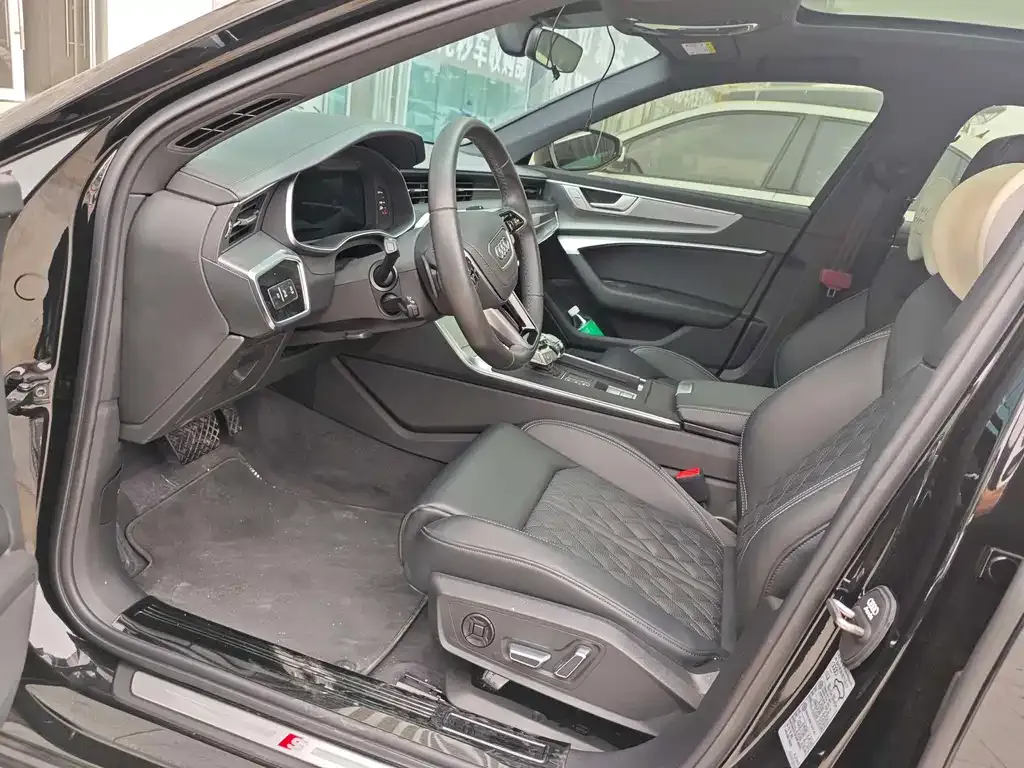 Audi A6L 2025 из CN, фото 6