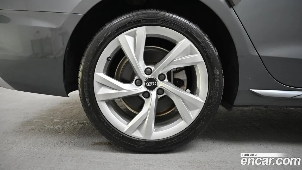 Audi A4 2021 из KR, фото 5