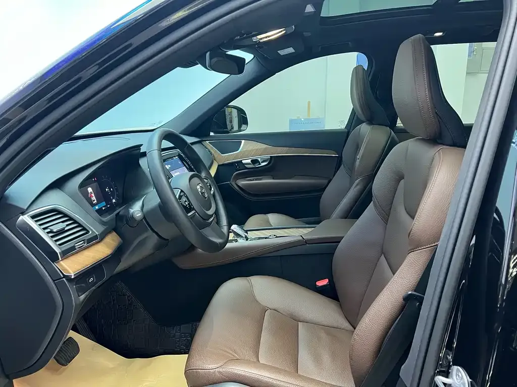 Volvo XC90 2024 из CN, фото 10