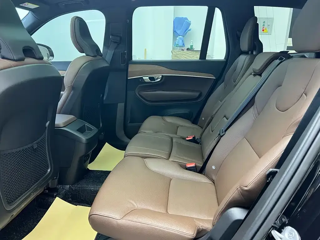 Volvo XC90 2024 из CN, фото 2