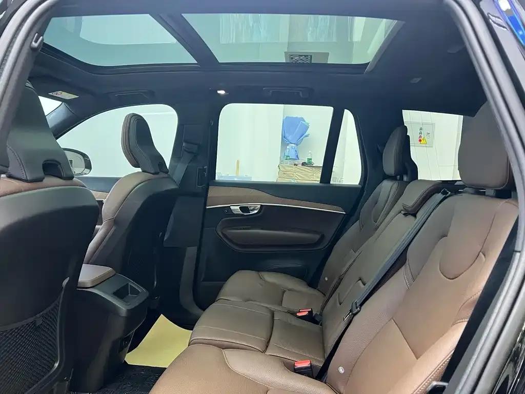 Volvo XC90 2024 из CN, фото 5