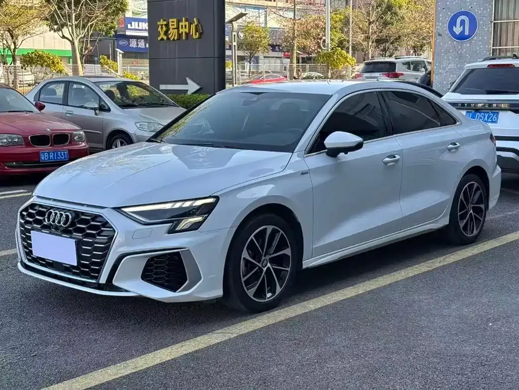 Audi A3 2022 из CN, фото 1