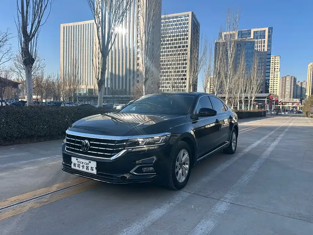Volkswagen Passat — фото 1