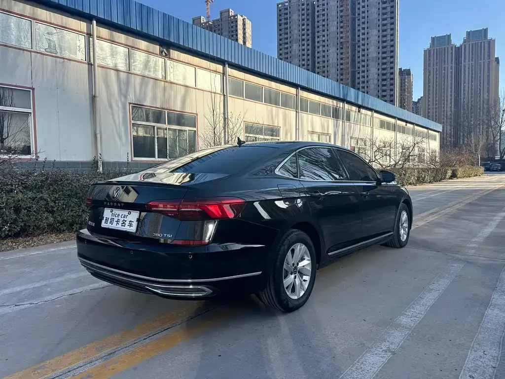 Volkswagen Passat — фото 10