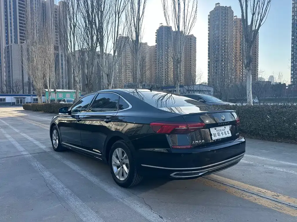 Volkswagen Passat — фото 7