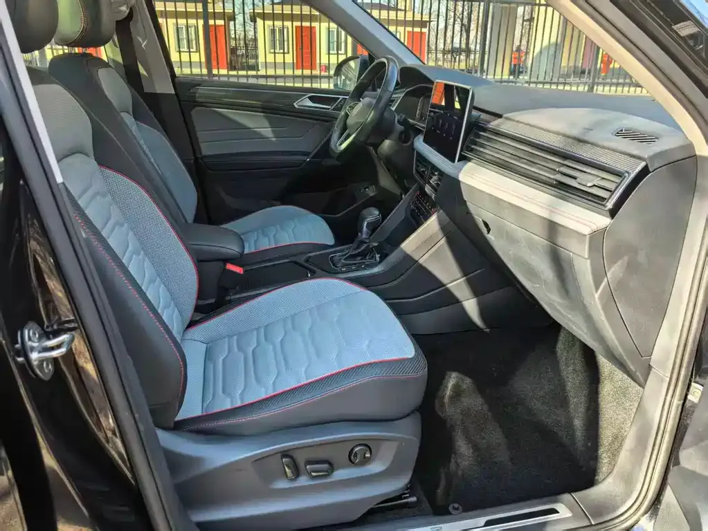 Volkswagen Tiguan L 2022 из CN, фото 4