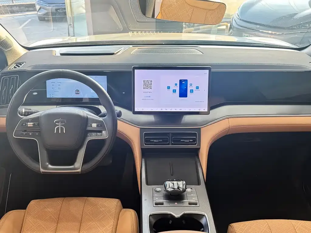 BYD L DM-i — фото 3