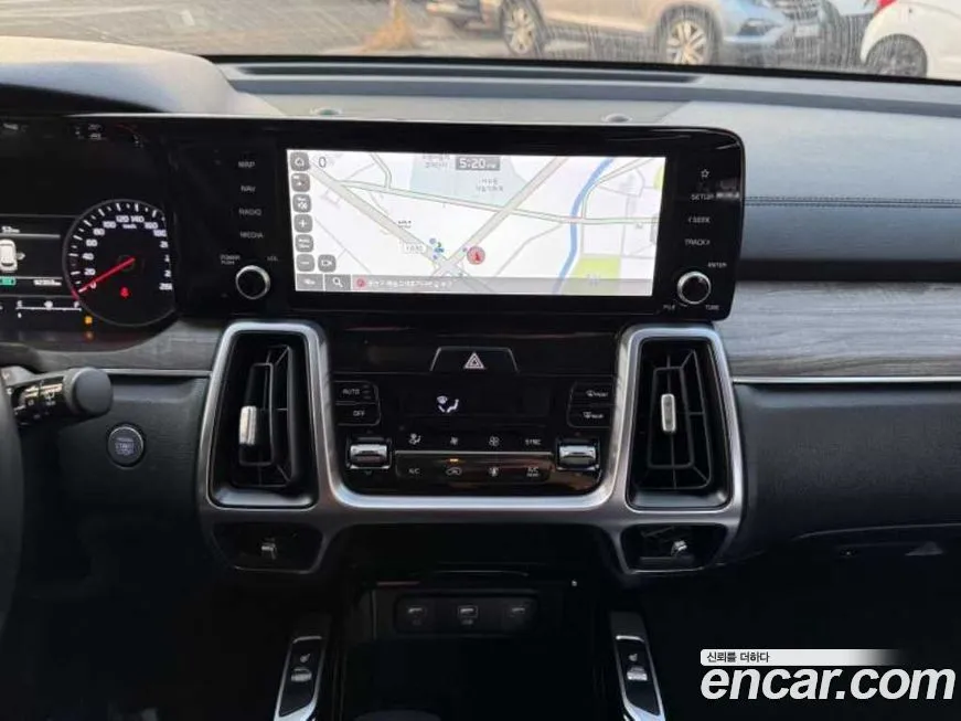 Kia Sorento — фото 6