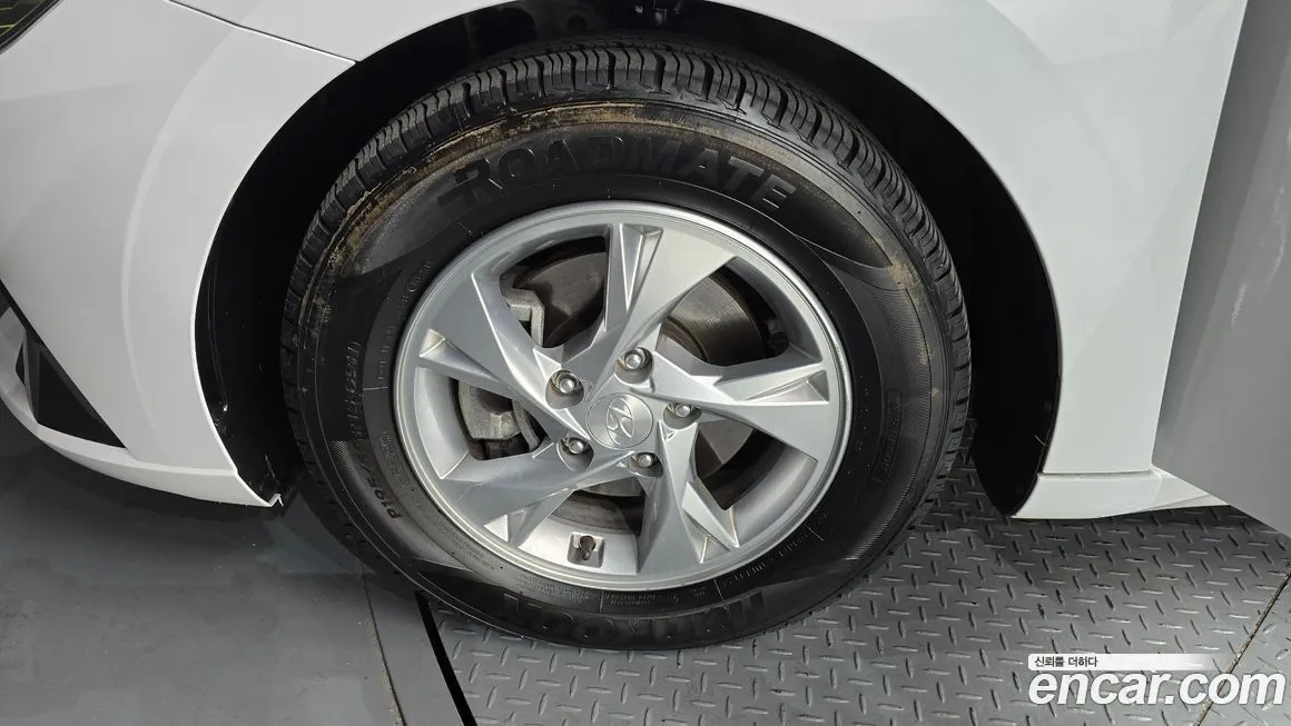 Hyundai AVANTE 2022 из KR, фото 2