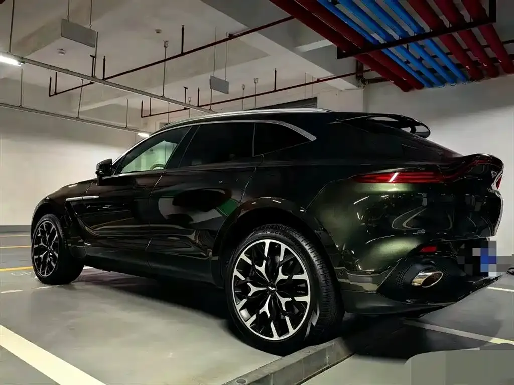 Aston Martin DBX — фото 8