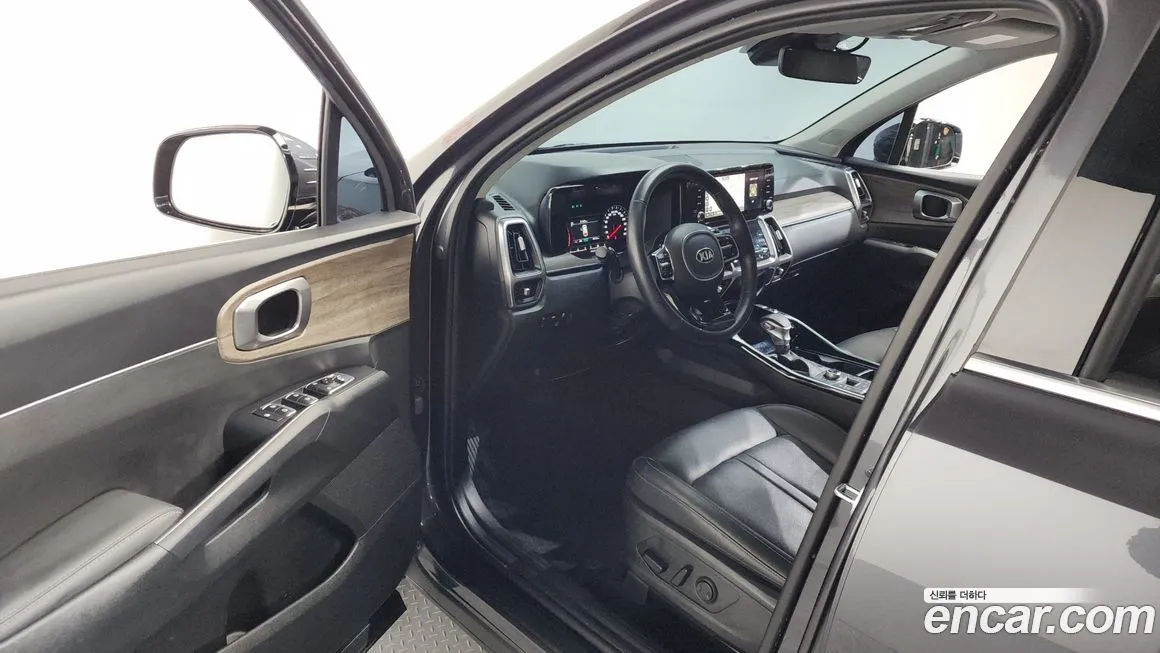 Kia Sorento — фото 7