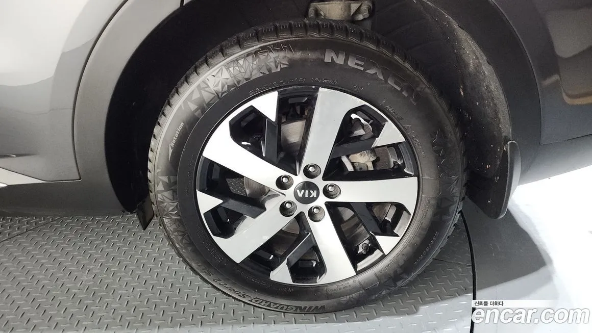 Kia Sorento — фото 9