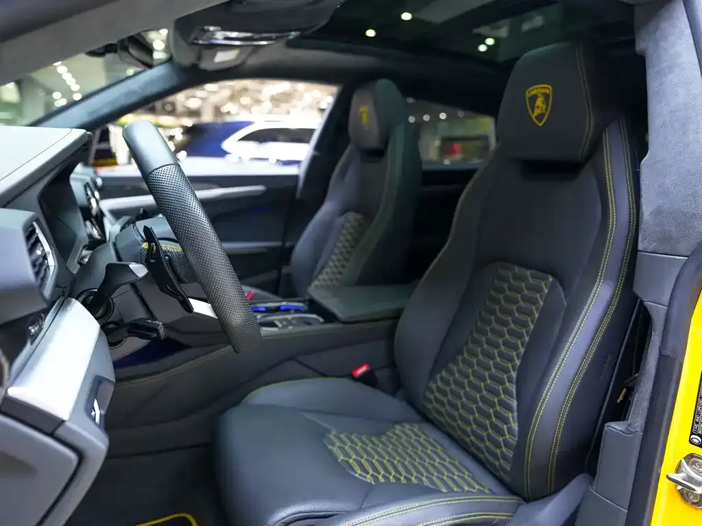 Lamborghini Urus 2021 из CN, фото 2