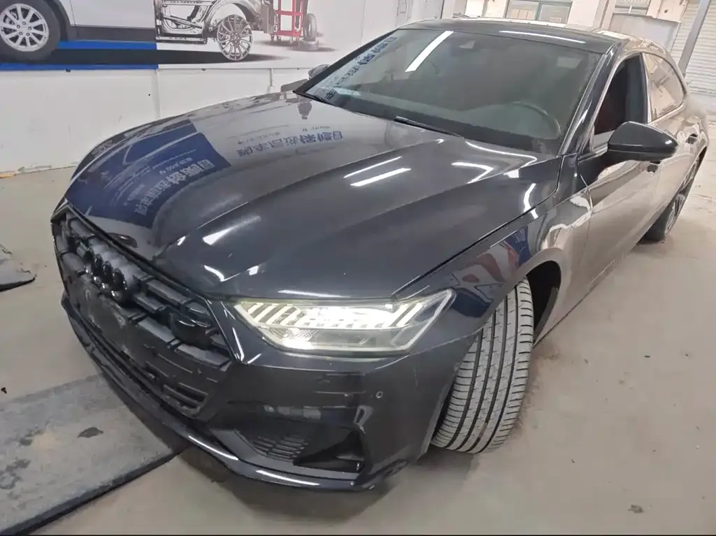 Audi A7L 2022 из CN, фото 1