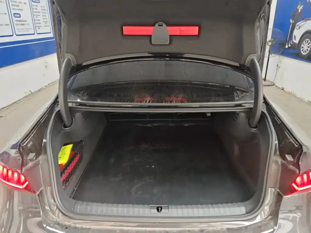 Audi A7L 2022 из CN, фото 7