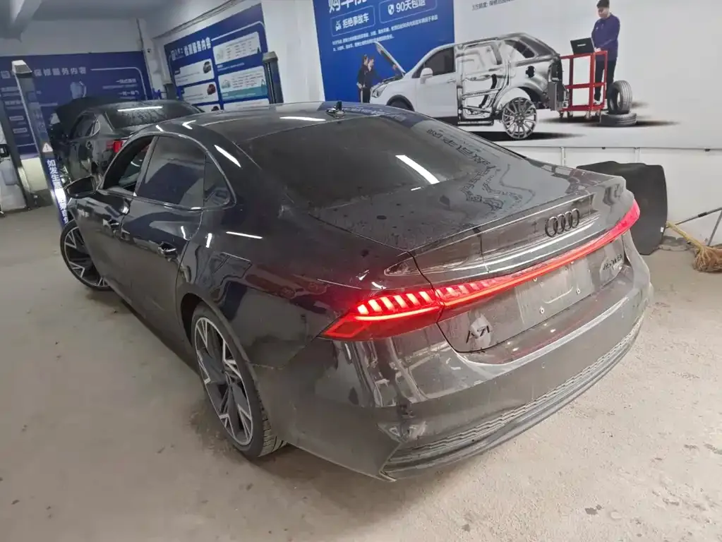 Audi A7L 2022 из CN, фото 8