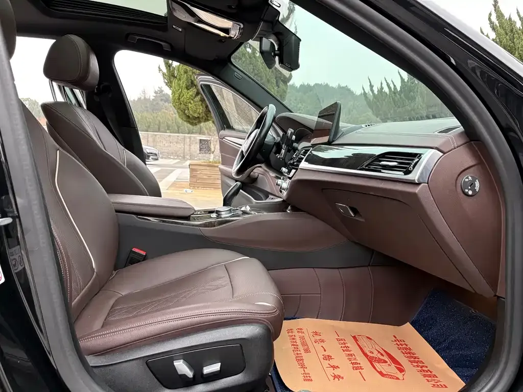 BMW 5 Series 2021 из CN, фото 7