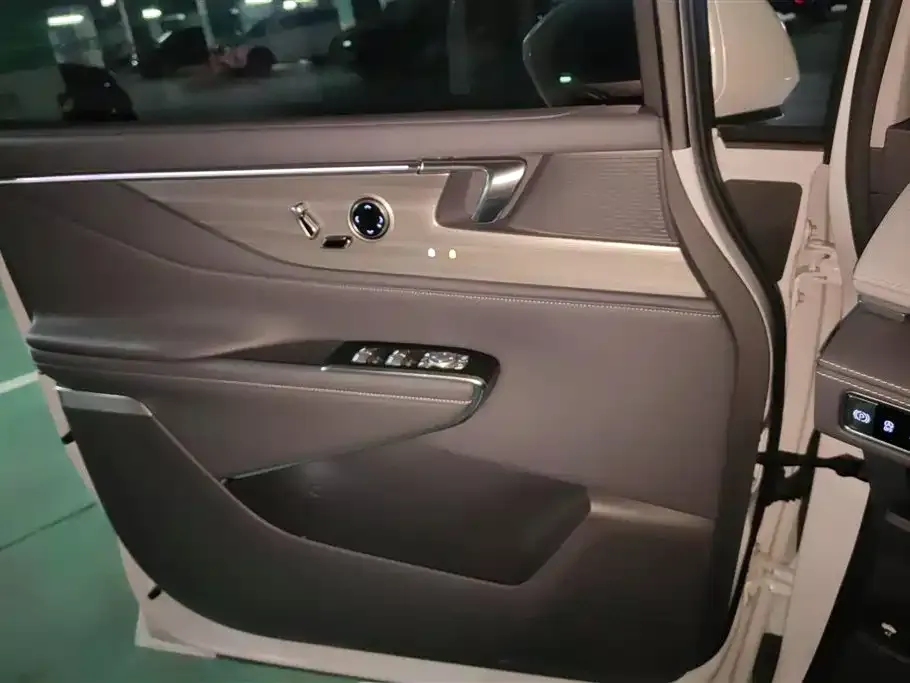 Buick GL8 2025 из CN, фото 9