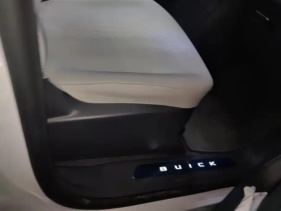 Buick GL8 2025 из CN, фото 3