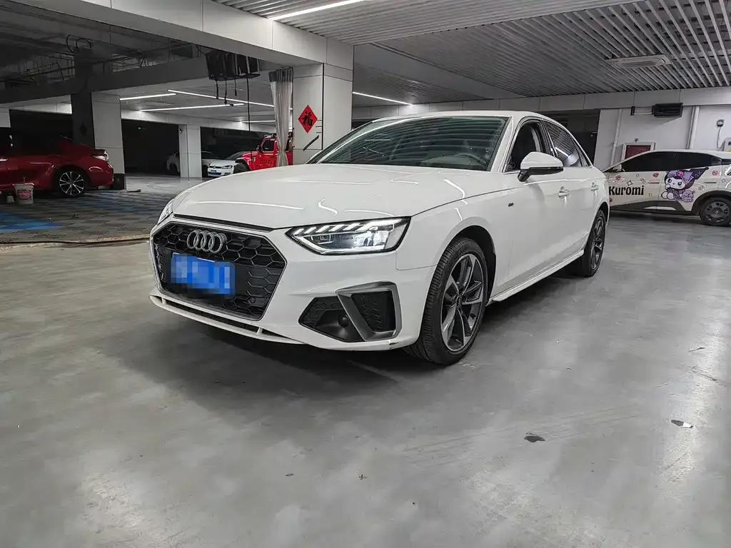 Audi A4L 2023 из CN, фото 1