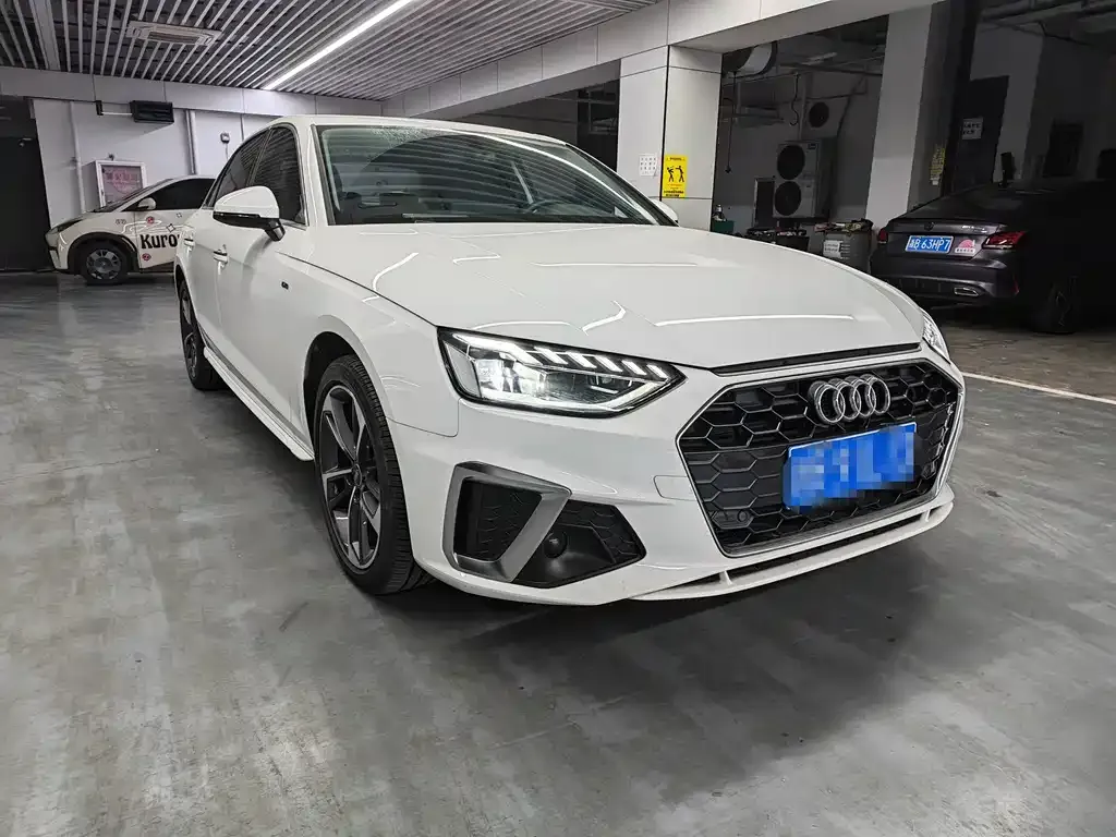 Audi A4L 2023 из CN, фото 3