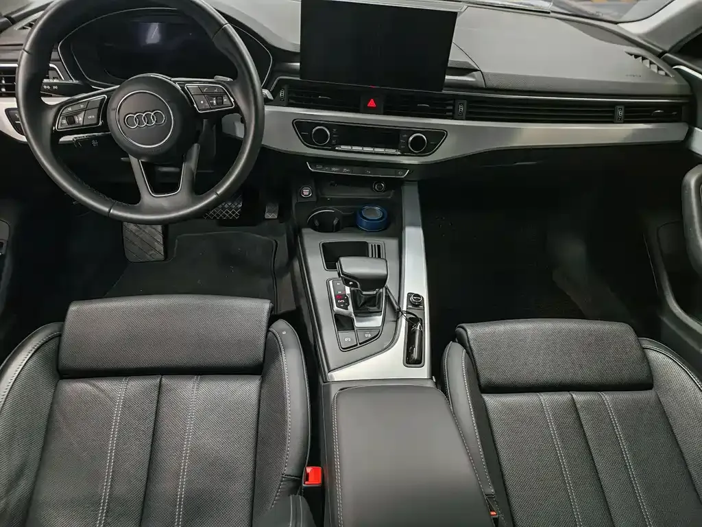 Audi A4L 2023 из CN, фото 10