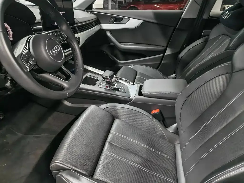 Audi A4L 2023 из CN, фото 9