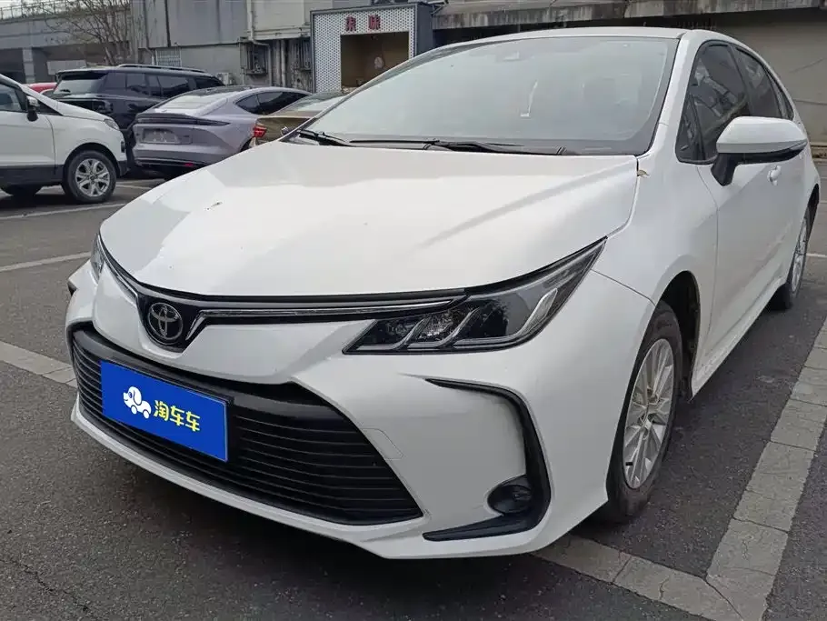 Toyota Corolla 2024 из CN, фото 1