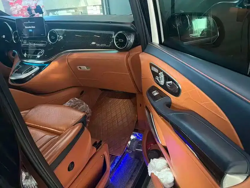 Mercedes-Benz V-Class 2024 из CN, фото 4