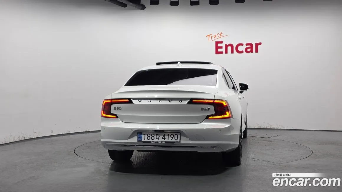 Volvo S90 2024 из KR, фото 4