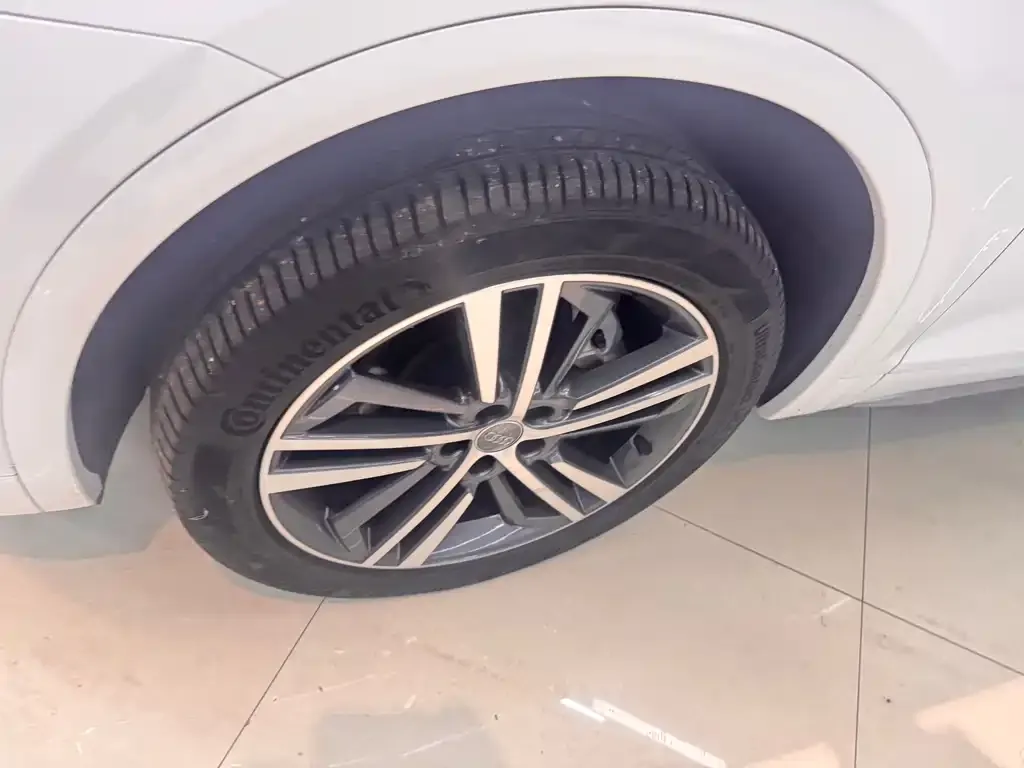 Audi Q5L Sportback 2021 из CN, фото 5