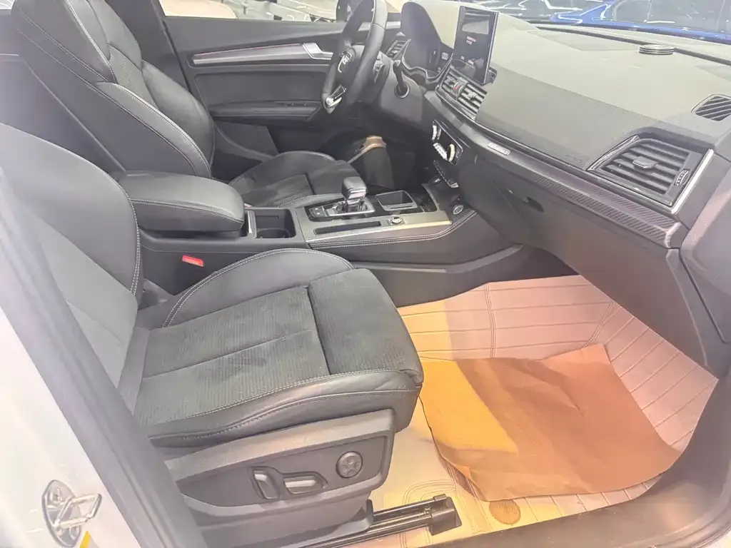 Audi Q5L Sportback 2021 из CN, фото 2