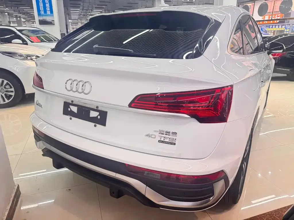 Audi Q5L Sportback 2021 из CN, фото 3