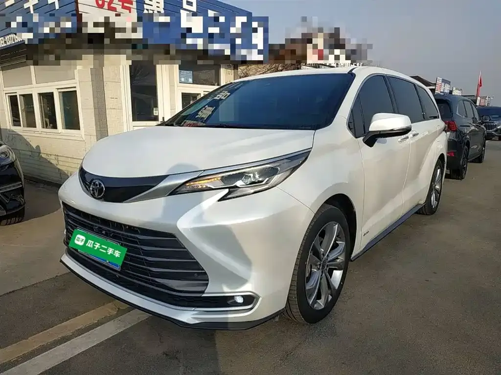 Toyota Sienna 2024 из CN, фото 1