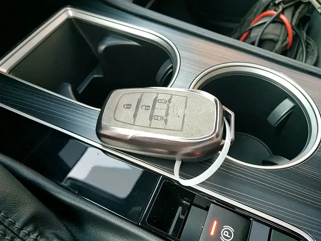 Toyota Sienna 2024 из CN, фото 3